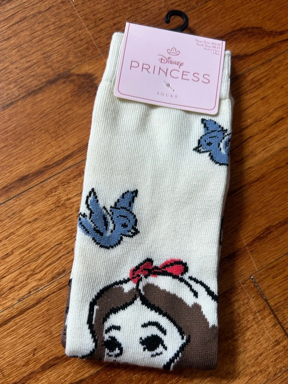 Disney Princess Snow White & Bluebirds Crew Socks Women’s Shoe Size 6.5-12